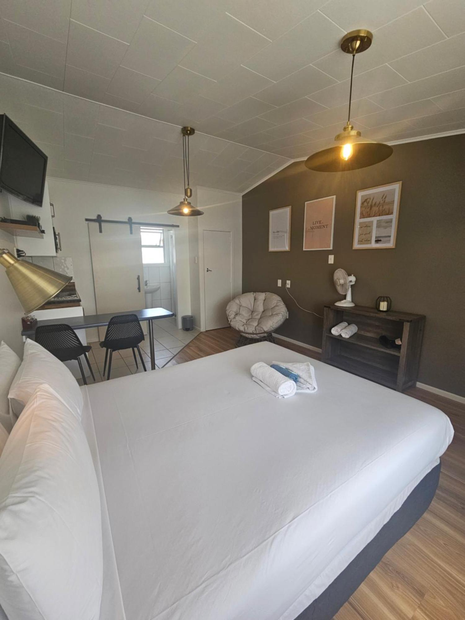 Frimley Lodge Motel Hastings Buitenkant foto